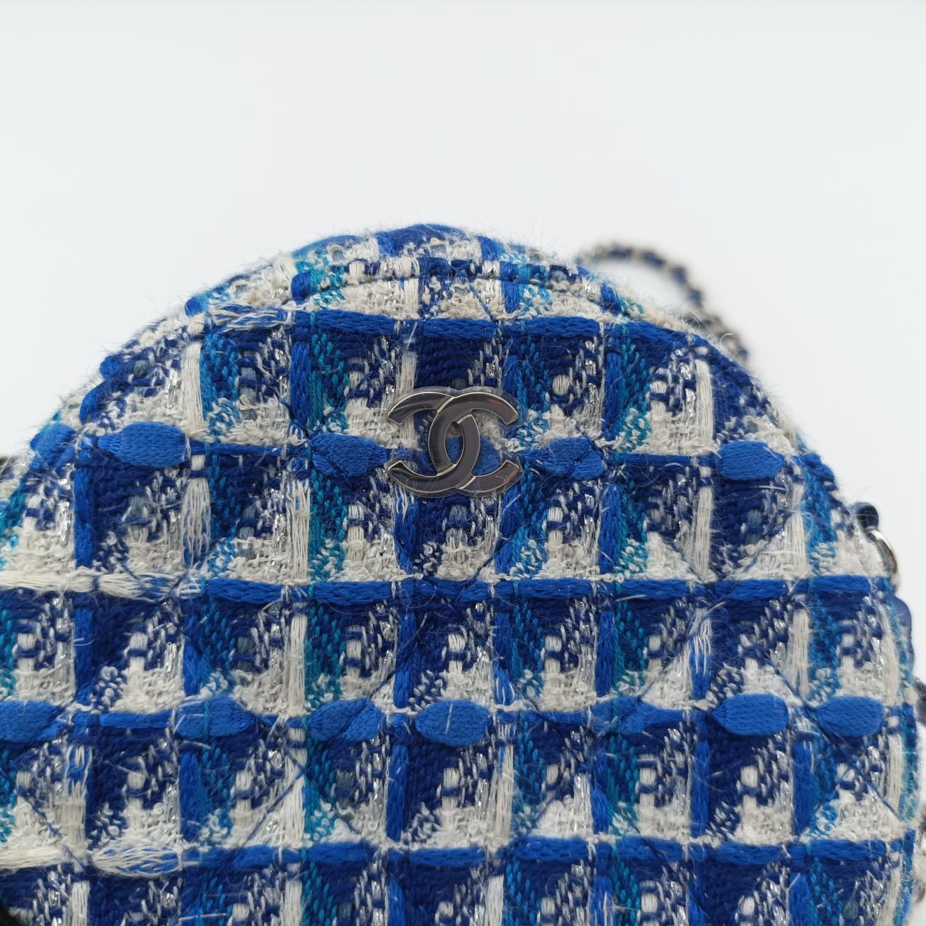 Pre-owned Chanel Matelasse Round Blue woolen A70657 shoulderbag | stylenewstar