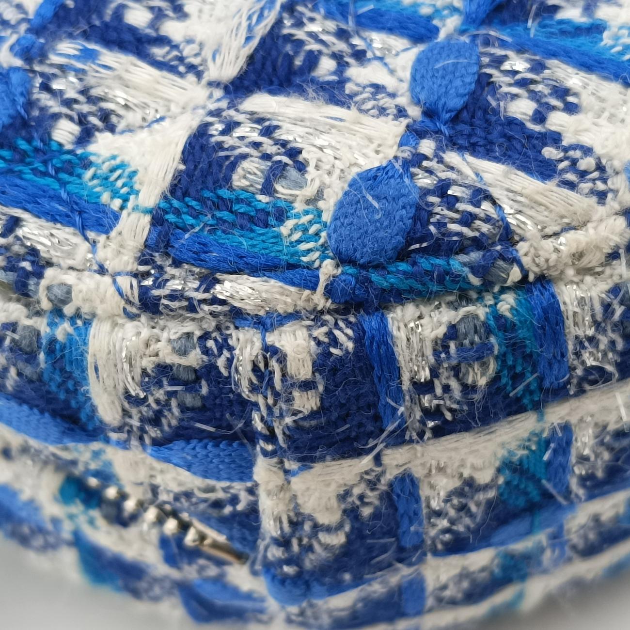 Pre-owned Chanel Matelasse Round Blue woolen A70657 shoulderbag | stylenewstar