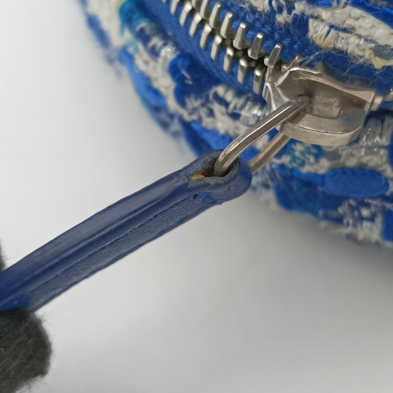 Pre-owned Chanel Matelasse Round Blue woolen A70657 shoulderbag | stylenewstar