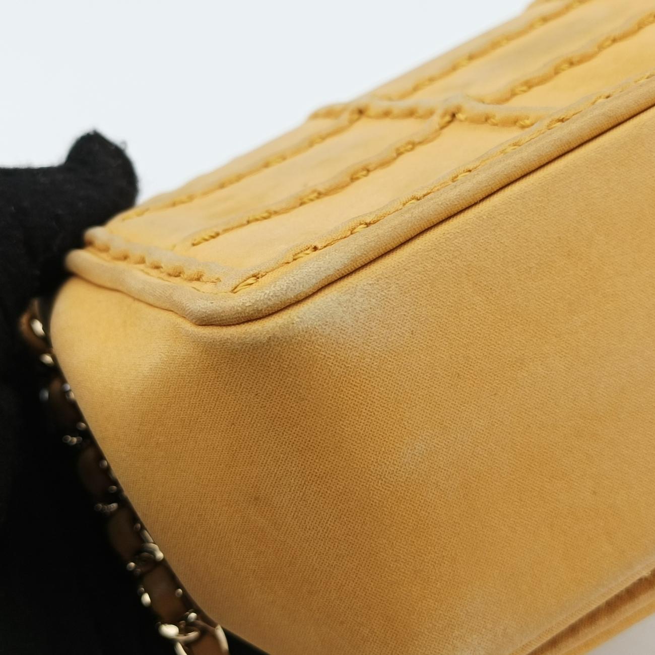 Pre-owned Chanel 2.55mini Yellow Leather A93274 shoulderbag | stylenewstar
