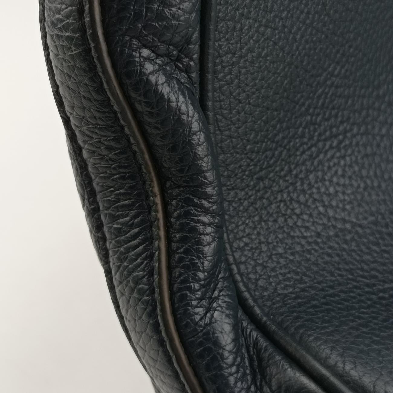 Armand Briefcase MM NAVY Taurillon leather UB2137