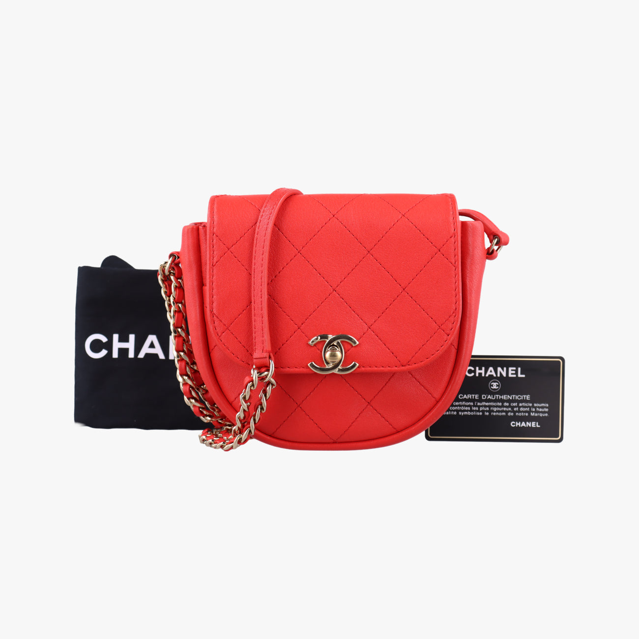 Vintage Chanel Casual trip messenger Red Leather AS0143 shoulderbag | stylenewstar