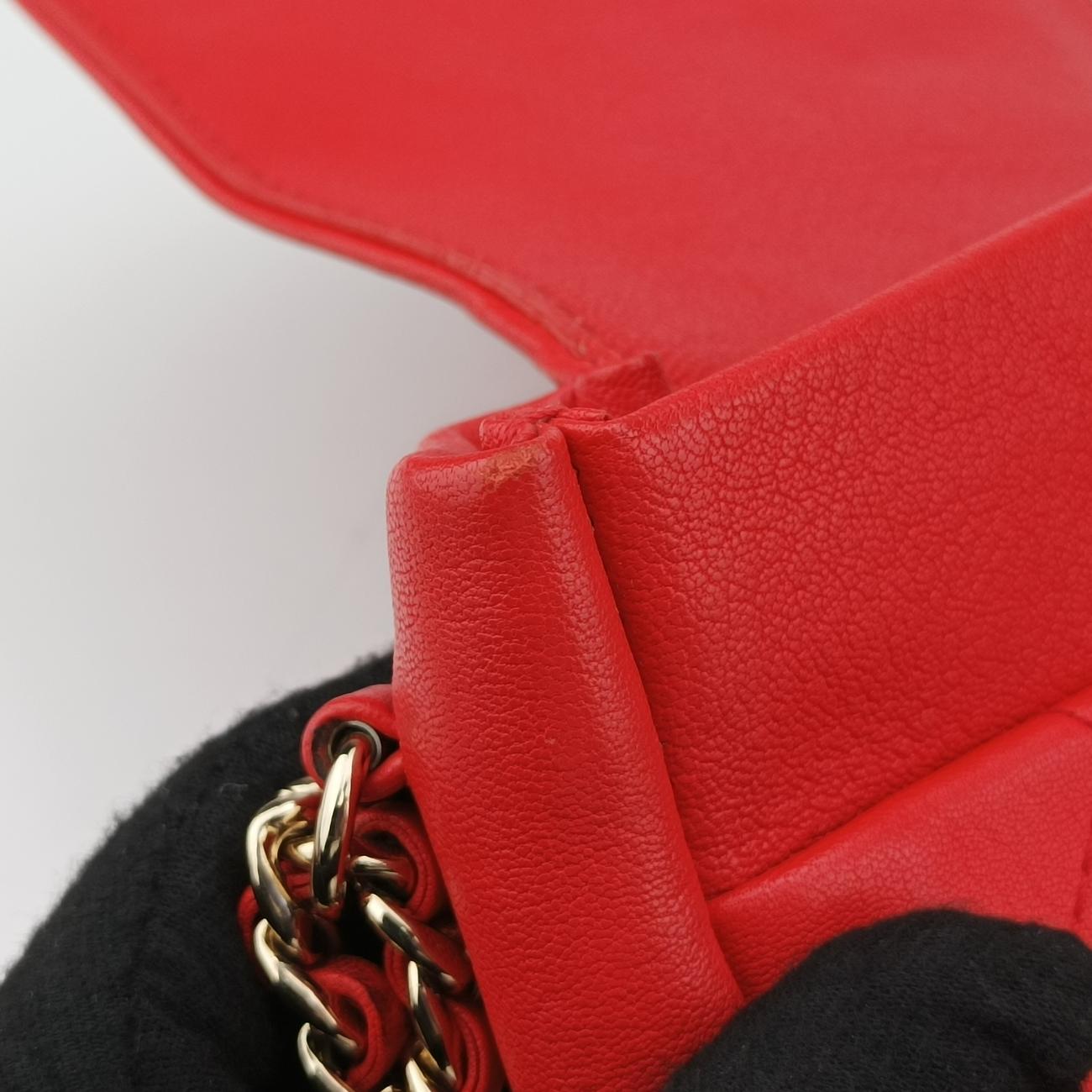 Vintage Chanel Casual trip messenger Red Leather AS0143 shoulderbag | stylenewstar