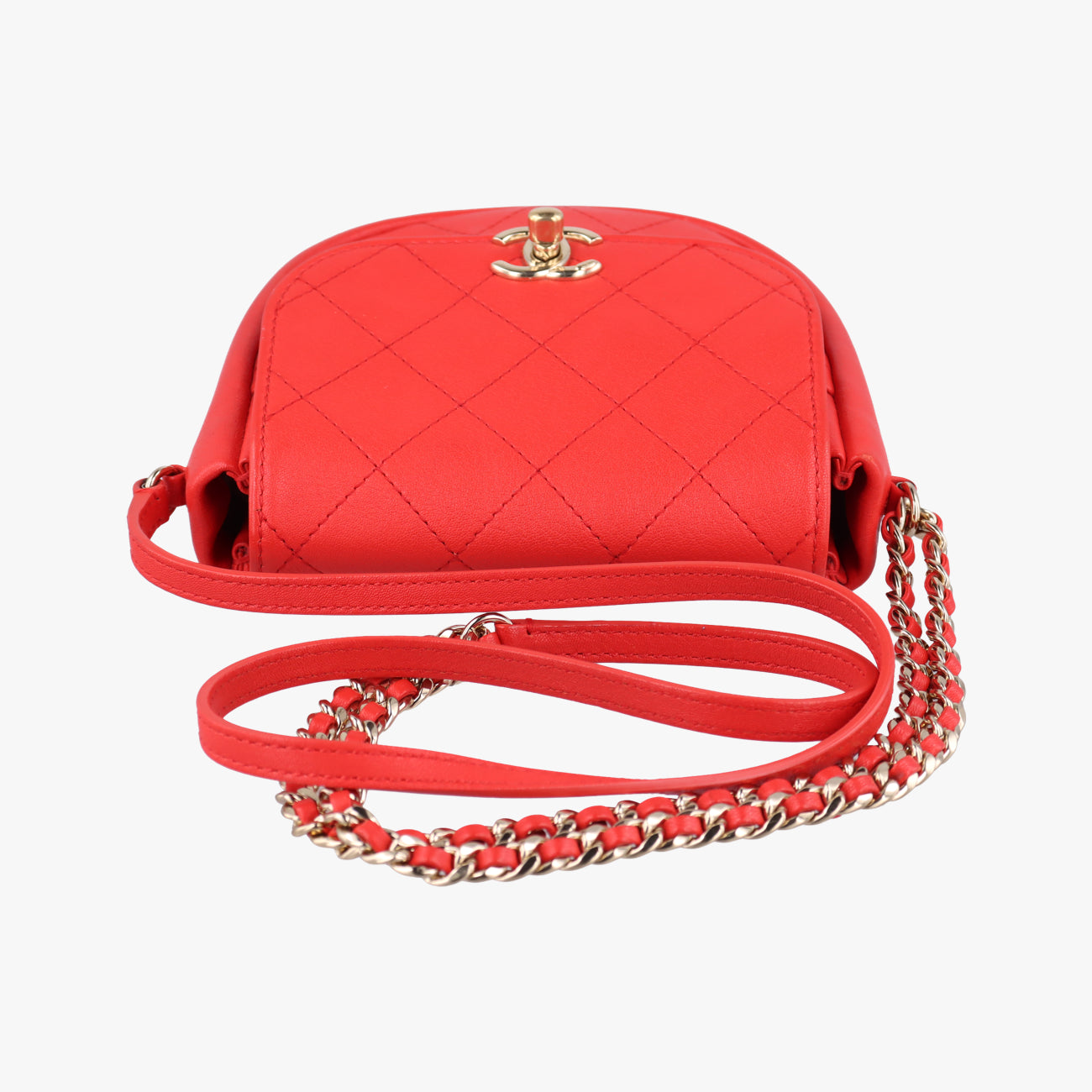 Vintage Chanel Casual trip messenger Red Leather AS0143 shoulderbag | stylenewstar