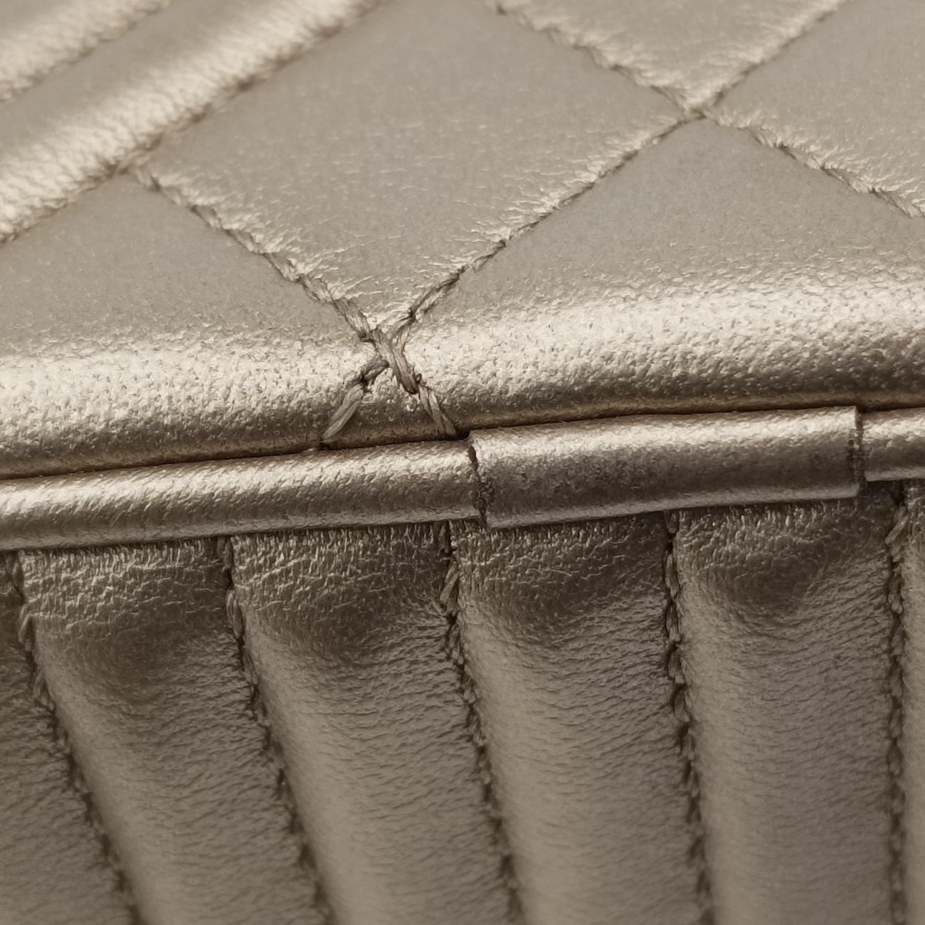 Secondhand Chanel Coco Boy Camera Case Golden caviar skin A92654 shoulderbag | stylenewstar