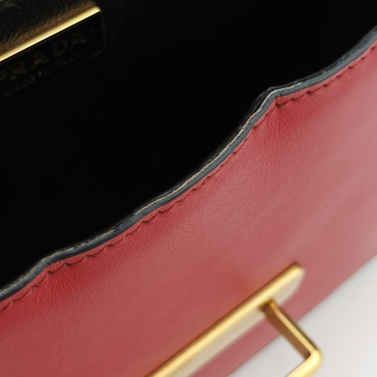 Pre-owned Prada Cahier Red×Black Leather 1BD045 shoulderbag | stylenewstar