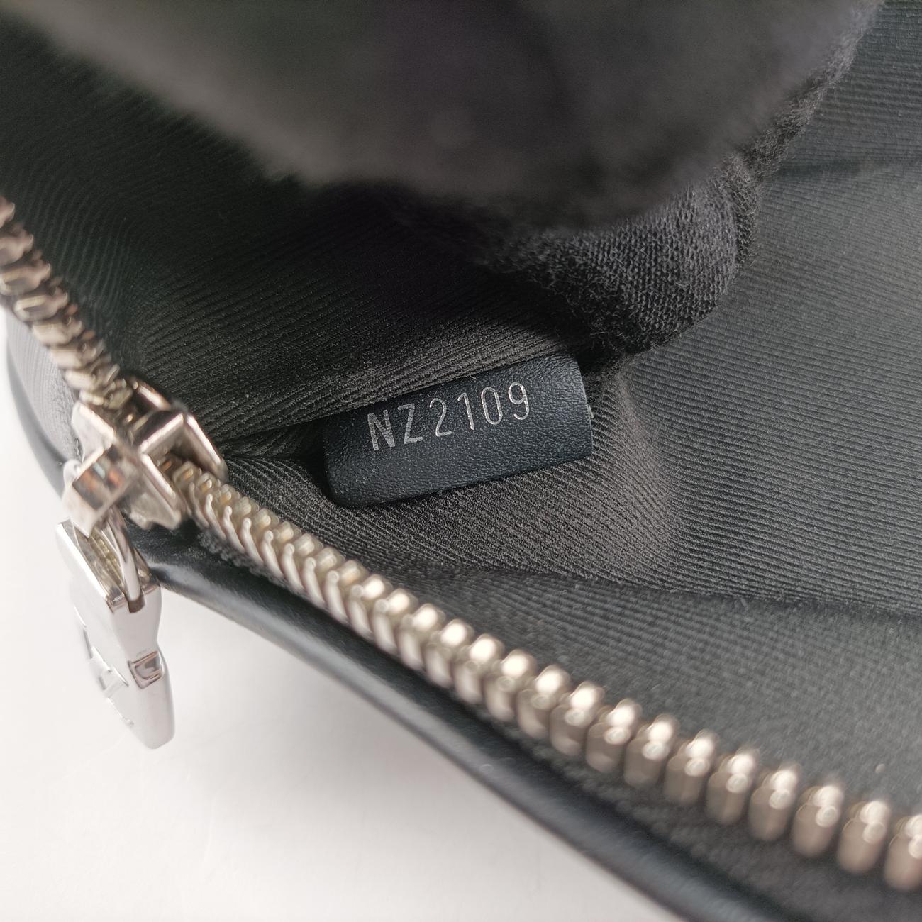 Vintage Louis Vuitton Bum Bag Noir Epi M55131 bum bag/waist bag | stylenewstar