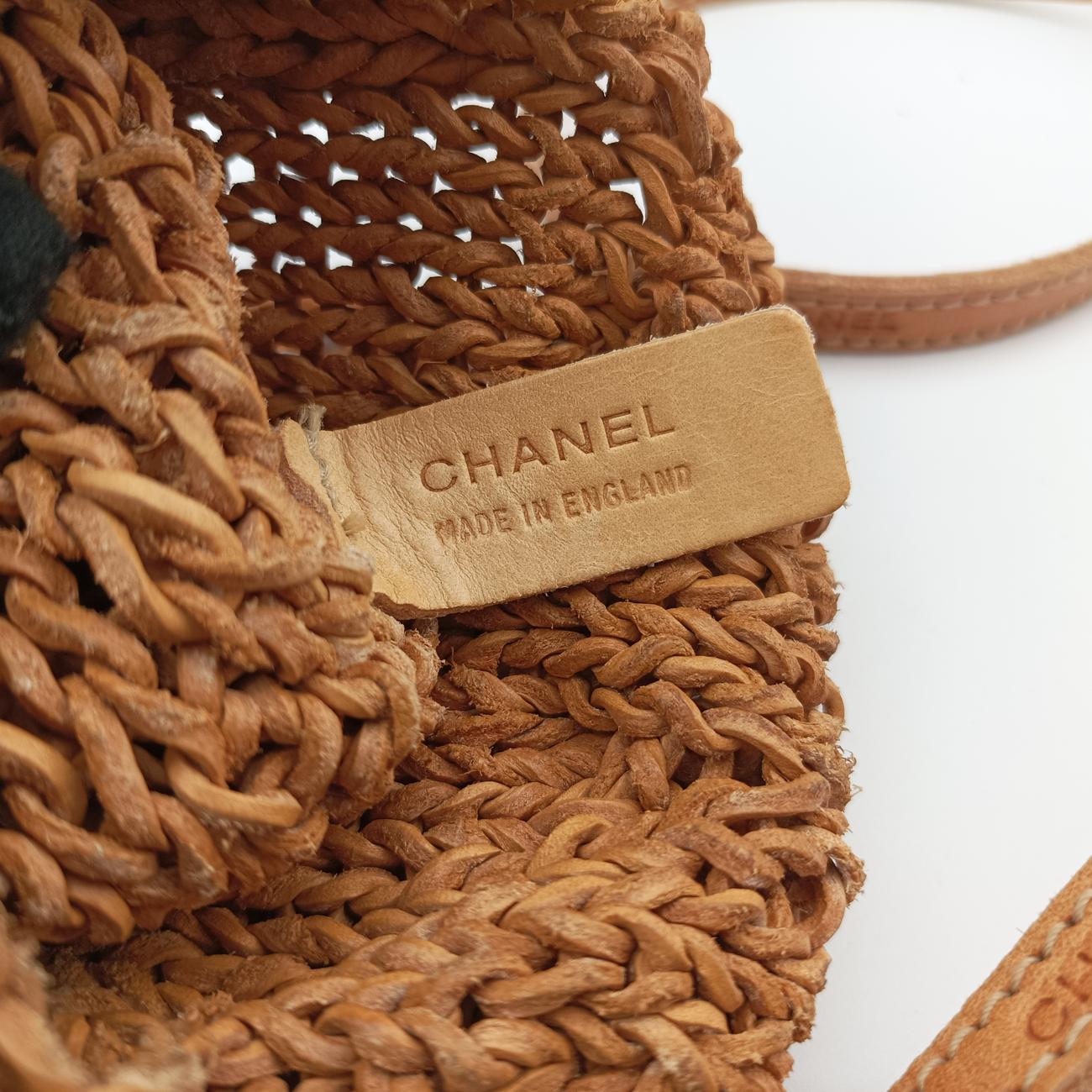 Pre-owned Chanel Pochette Logo Brown Leather A14701 shoulderbag | stylenewstar