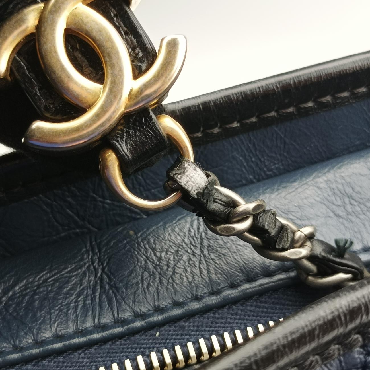 Vintage Chanel GABRIELLE Black×navy Leather A93824 shoulderbag | stylenewstar