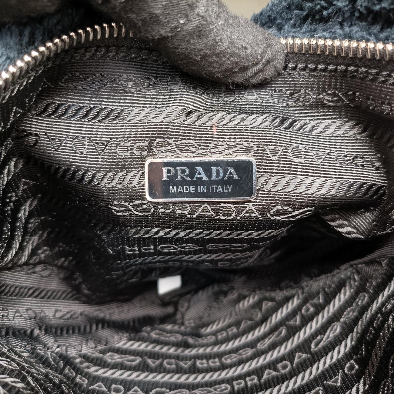 Secondhand Prada Triangle Terry Black×White Pile 1NE043 shoulderbag | stylenewstar