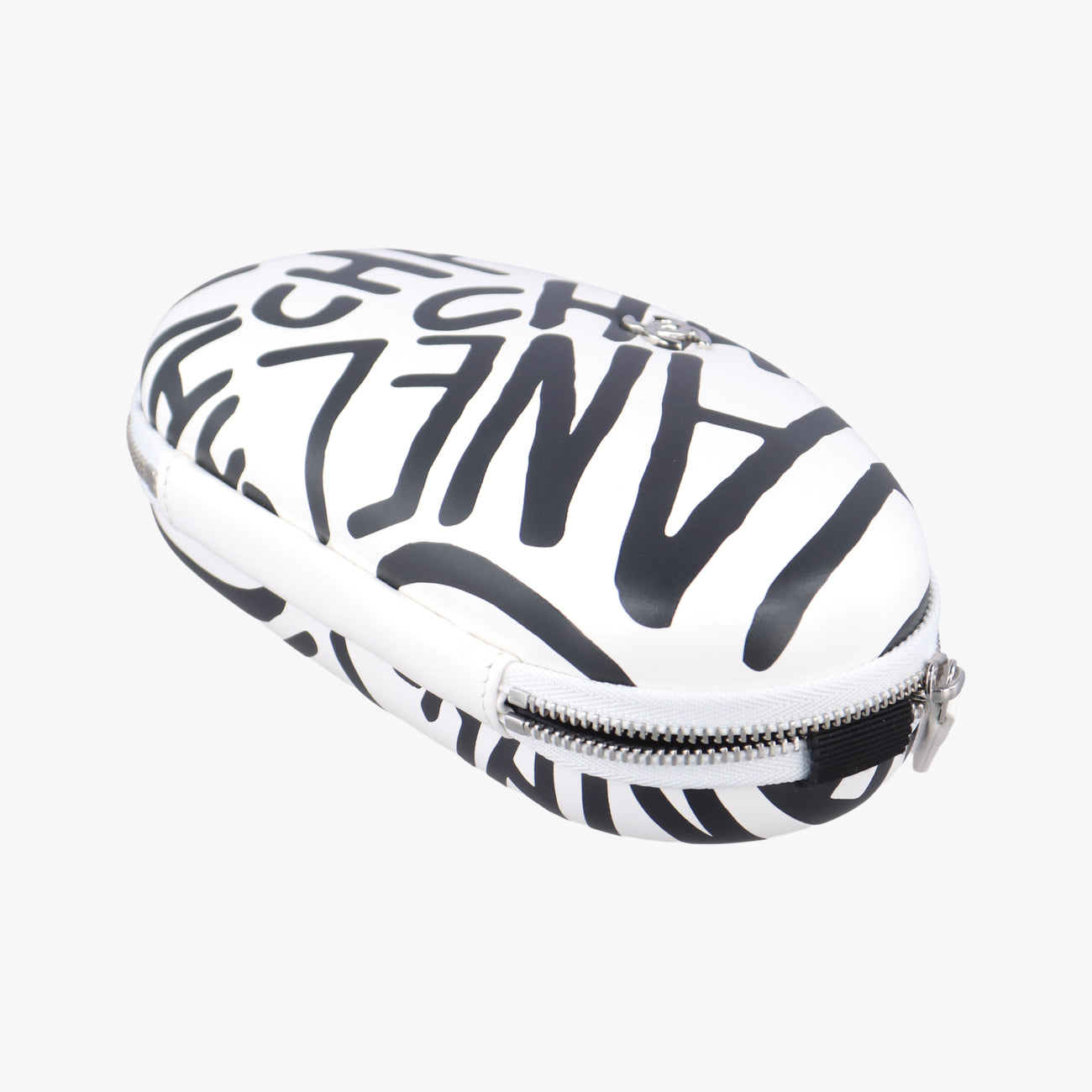 Pre-owned Chanel Coco Neige Convertible Zip Around Sunglasses Case Black×white Leather AP2368 shoulderbag | stylenewstar