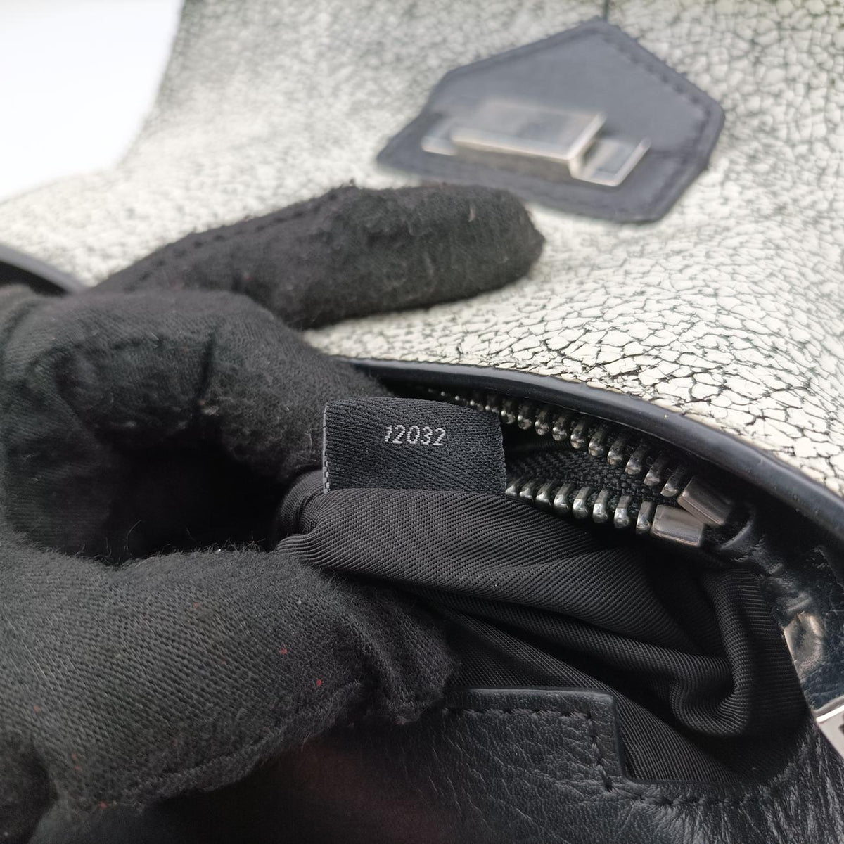 Pre-owned Alexander Wang Flap Black×white Leather  crossbodybag | stylenewstar