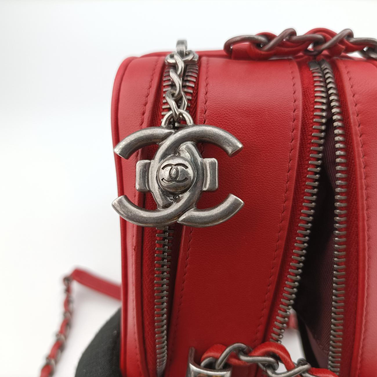 Pre-owned Chanel Coco Boy Camera Case Red Lambskin A92656 shoulderbag | stylenewstar