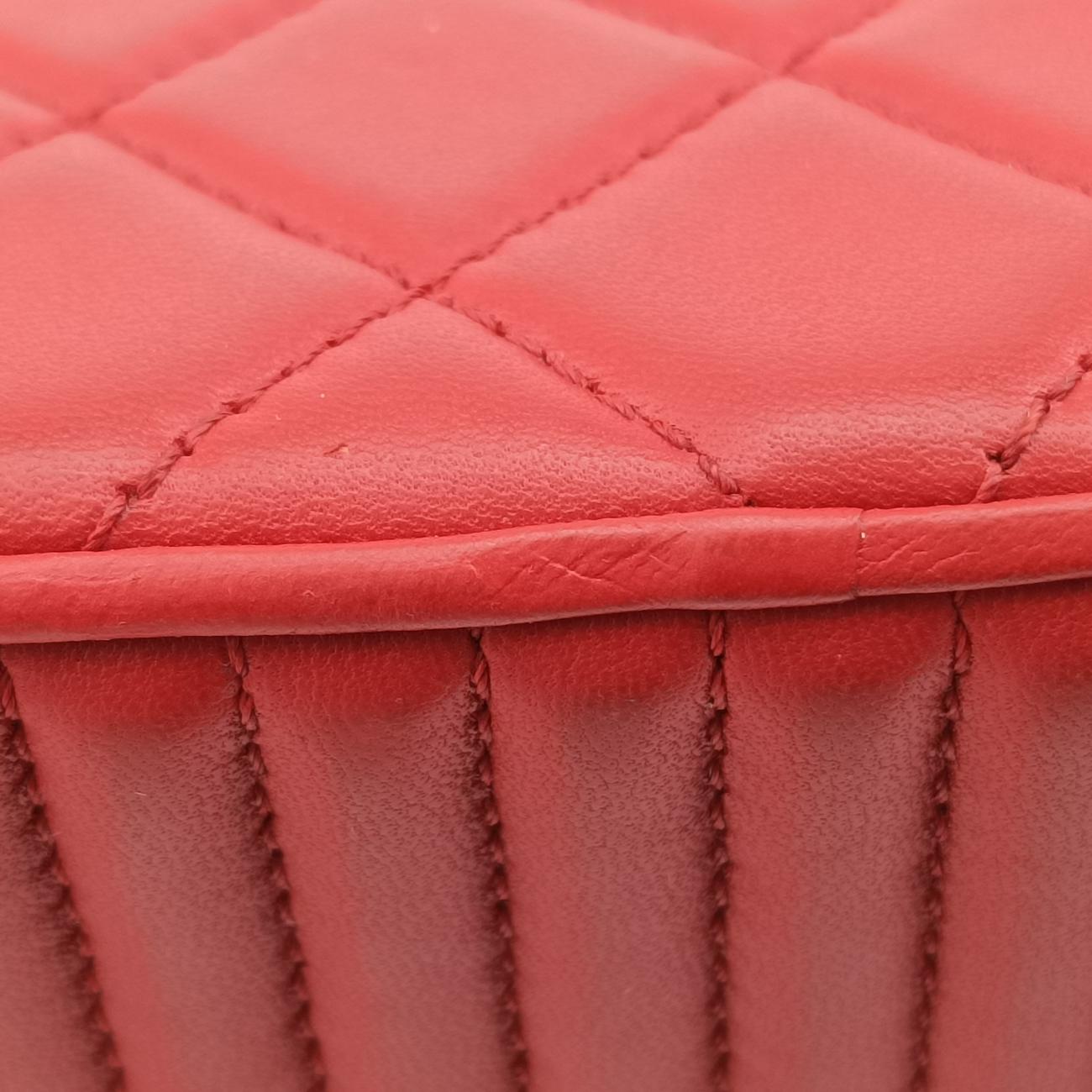 Pre-owned Chanel Coco Boy Camera Case Red Lambskin A92656 shoulderbag | stylenewstar