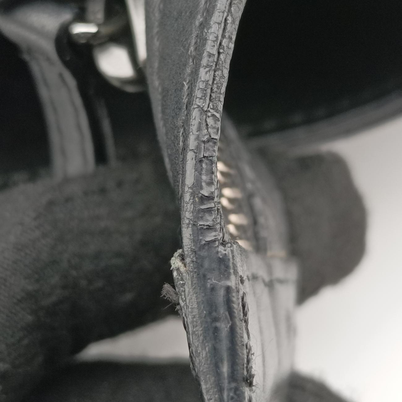 Pre-owned Christian Louboutin spike studs Grey Leather  shoulderbag | stylenewstar