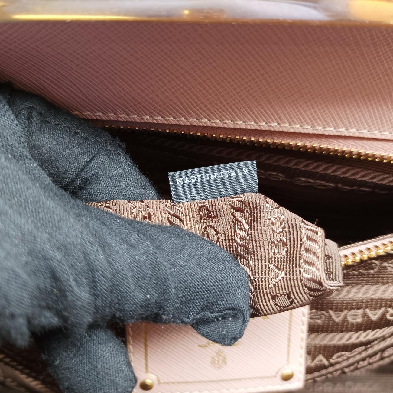 Pre-owned Prada Lux Frame Top Pink SAFFIANO Leather  handbag | stylenewstar