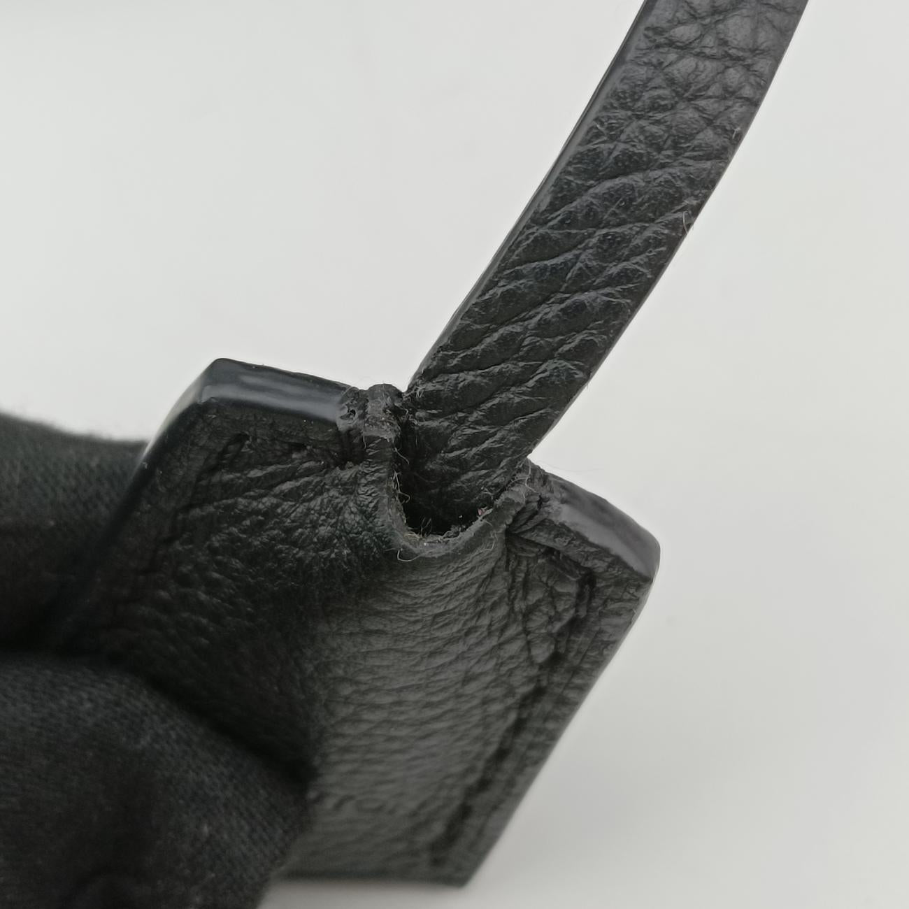 Pre-owned Louis Vuitton lockit MM Black Leather M94592 handbag | stylenewstar