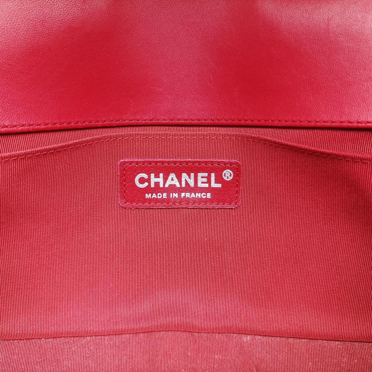 Pre-owned Chanel BOY CHANEL Red lambskin A66094 shoulderbag | stylenewstar