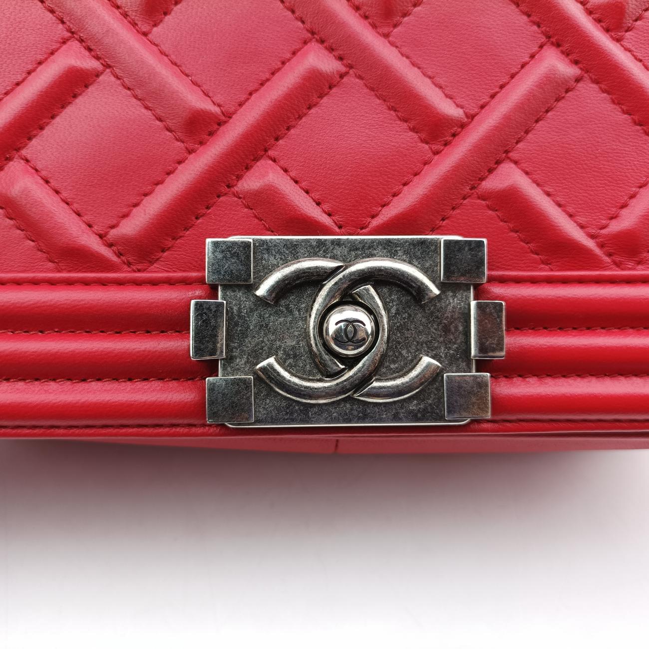 Pre-owned Chanel BOY CHANEL Red lambskin A66094 shoulderbag | stylenewstar