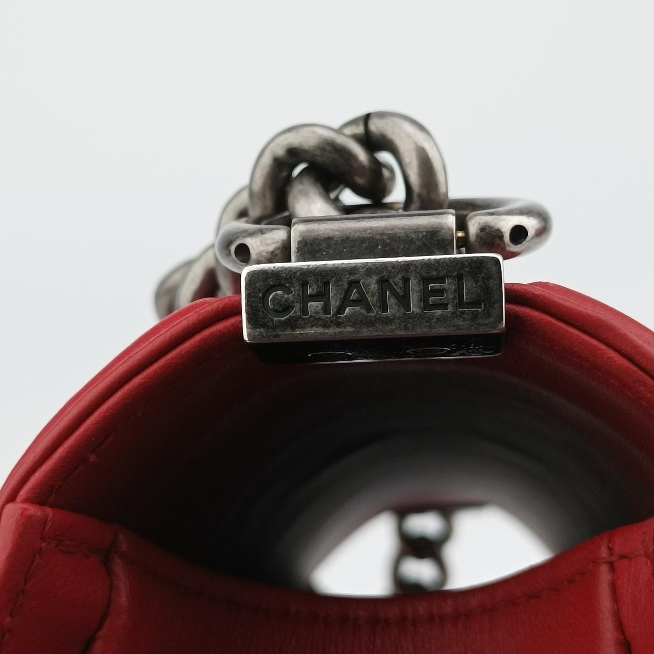 Pre-owned Chanel BOY CHANEL Red lambskin A66094 shoulderbag | stylenewstar