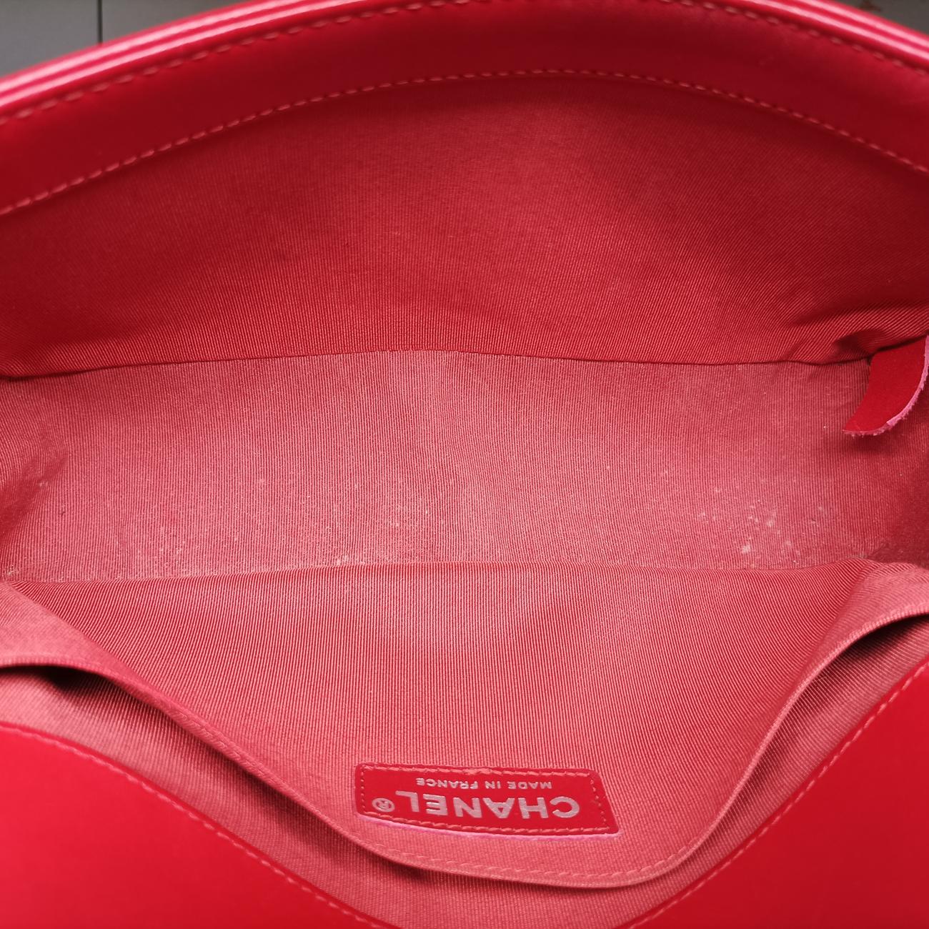 Pre-owned Chanel BOY CHANEL Red lambskin A66094 shoulderbag | stylenewstar