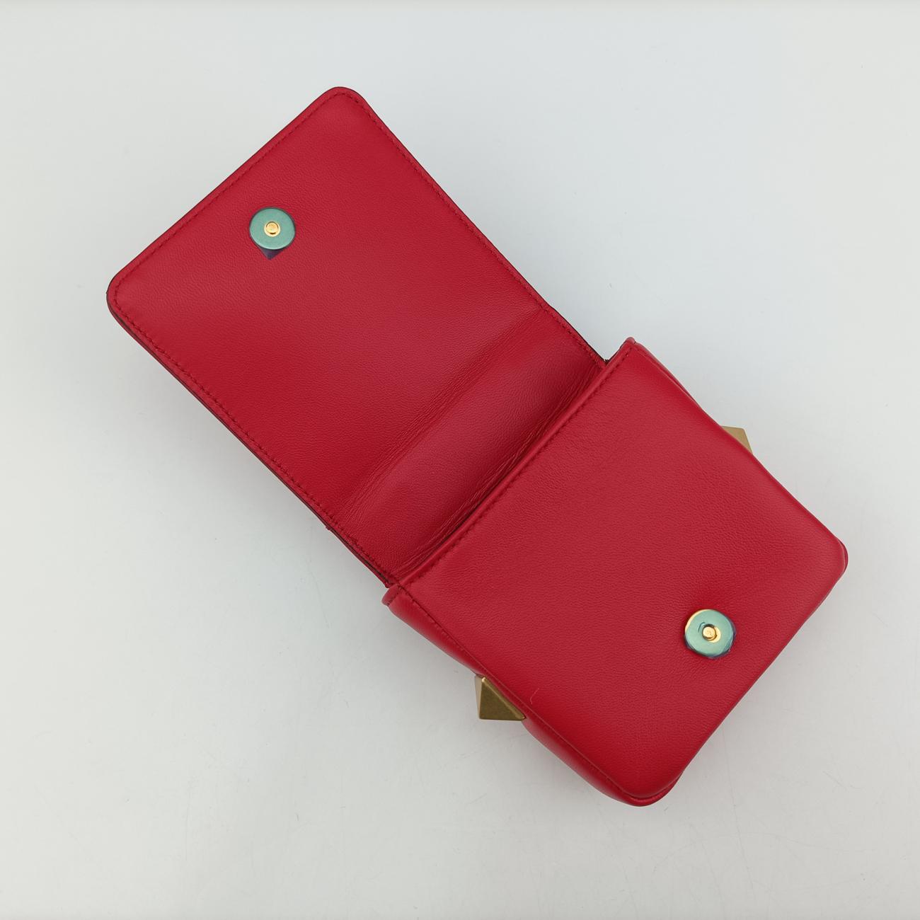 Galvani Roman Stud Flap Red Leather ICチップ