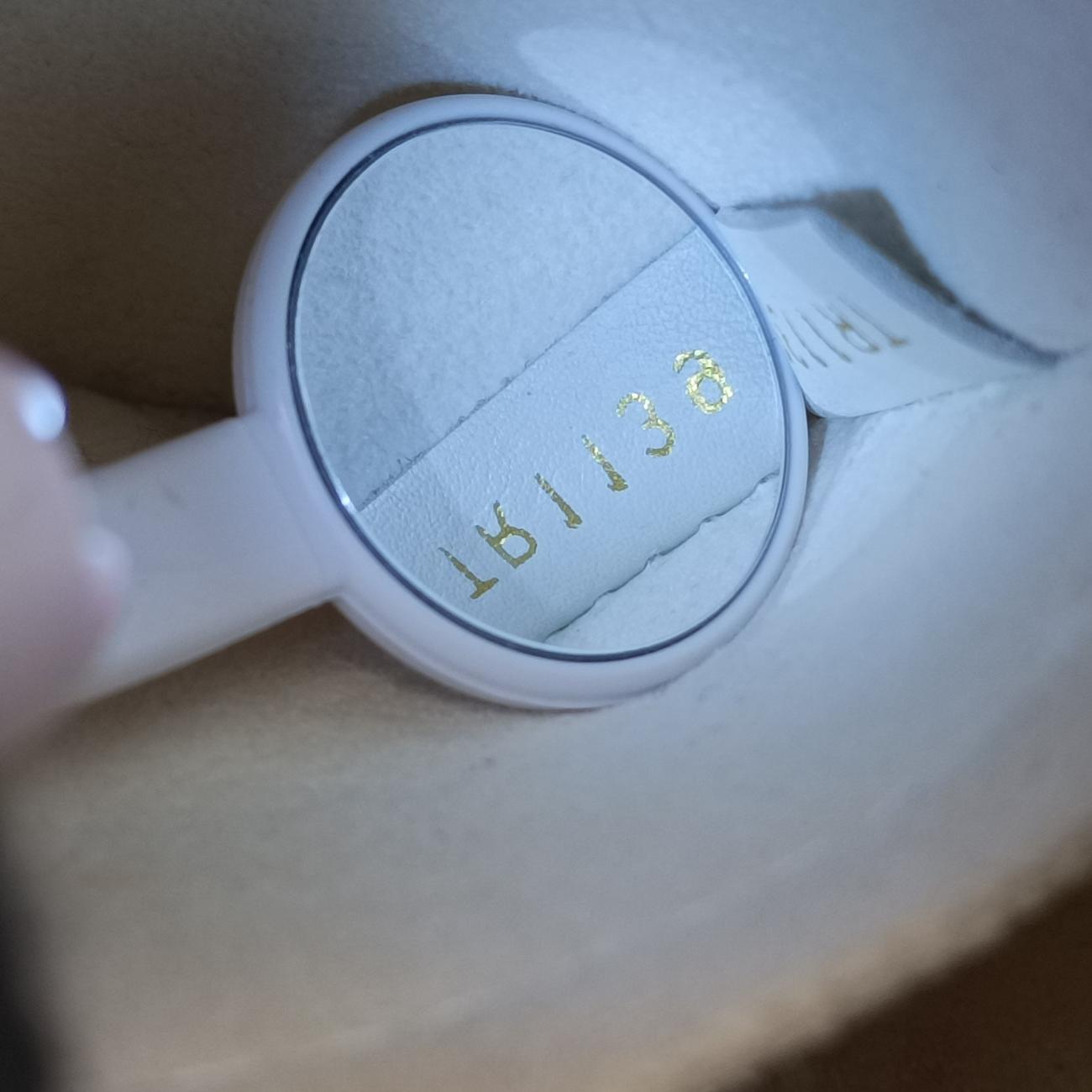 Secondhand Louis Vuitton New Wave Camera White Leather M53863 shoulderbag | stylenewstar