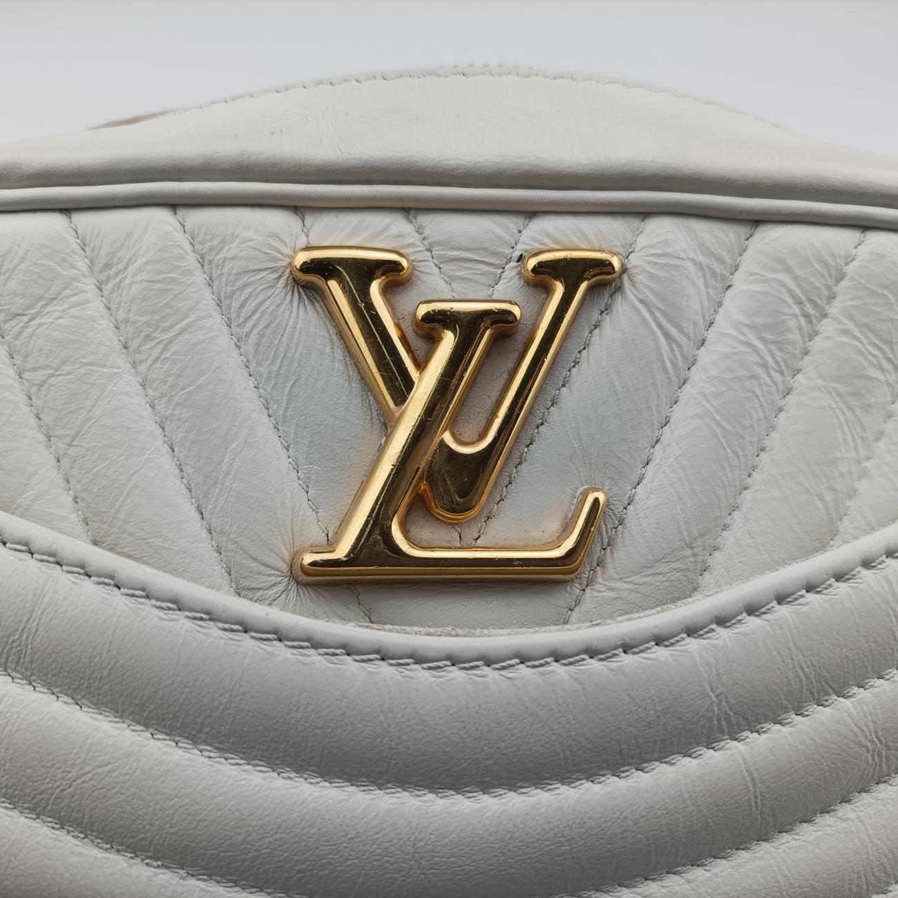Secondhand Louis Vuitton New Wave Camera White Leather M53863 shoulderbag | stylenewstar