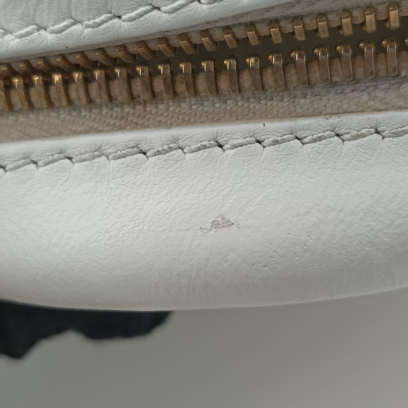 Secondhand Louis Vuitton New Wave Camera White Leather M53863 shoulderbag | stylenewstar