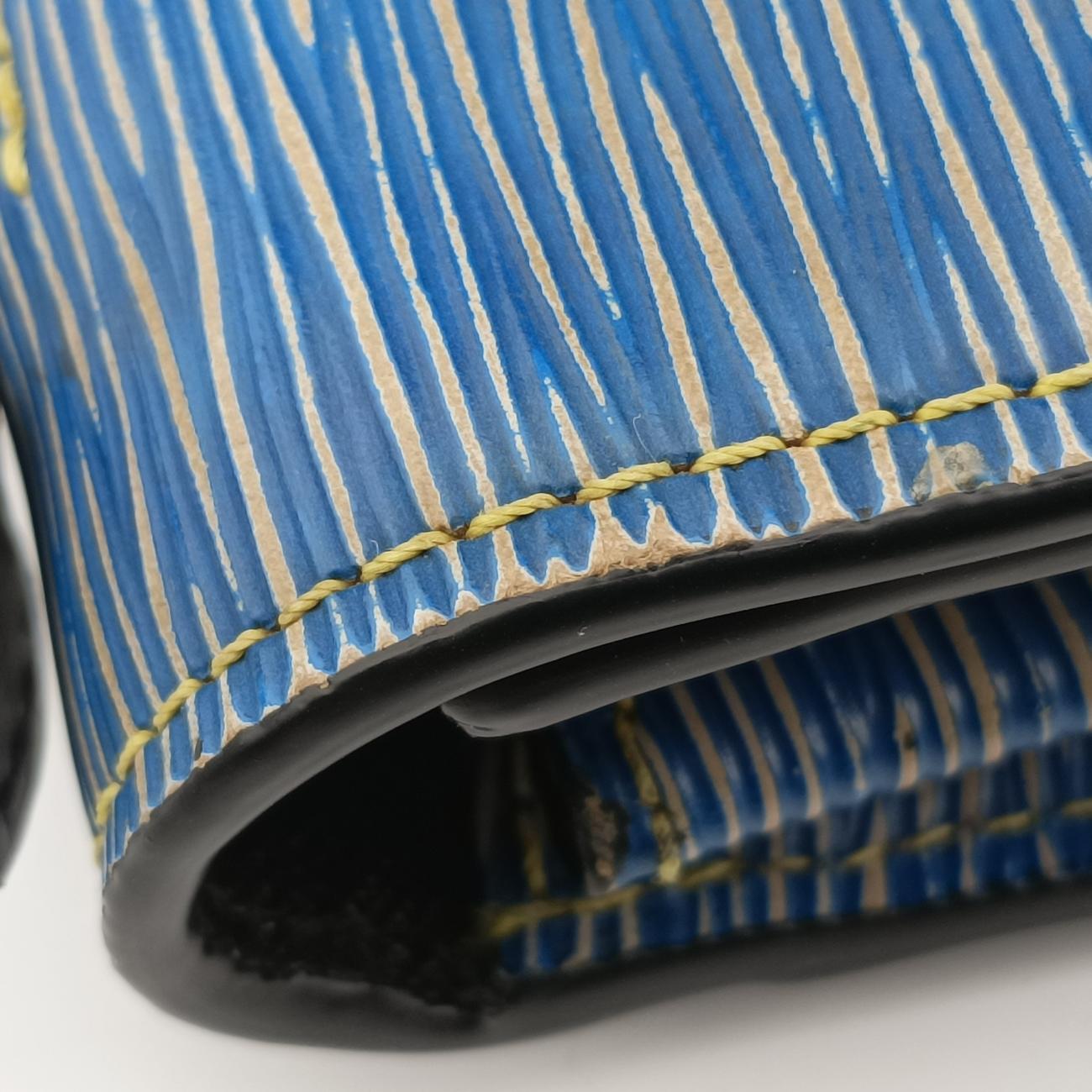 Pre-owned Louis Vuitton Clery Pochette Denim Blue Epi M54539 shoulderbag | stylenewstar