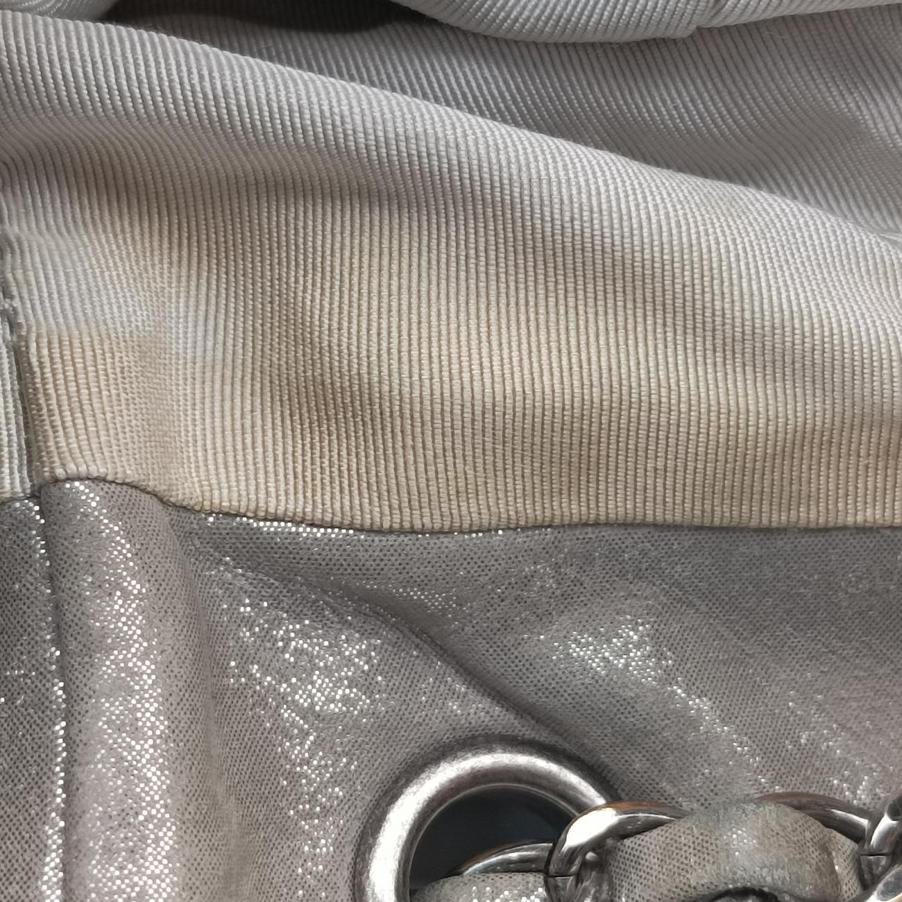 Pre-owned Chanel Urban Spirit V stitch Silver Sparkle Leather A91136 shoulderbag | stylenewstar