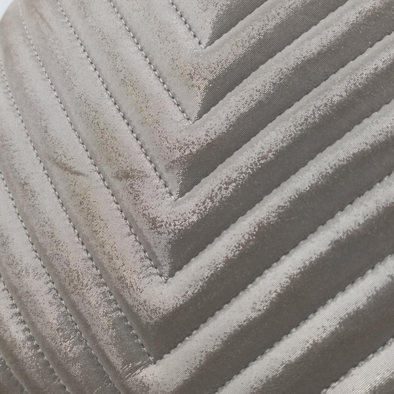 Pre-owned Chanel Urban Spirit V stitch Silver Sparkle Leather A91136 shoulderbag | stylenewstar