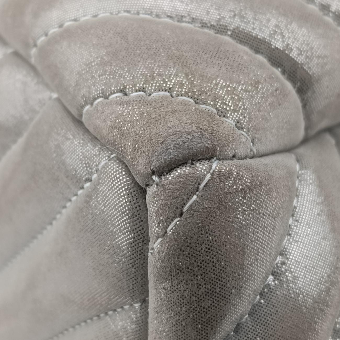 Pre-owned Chanel Urban Spirit V stitch Silver Sparkle Leather A91136 shoulderbag | stylenewstar