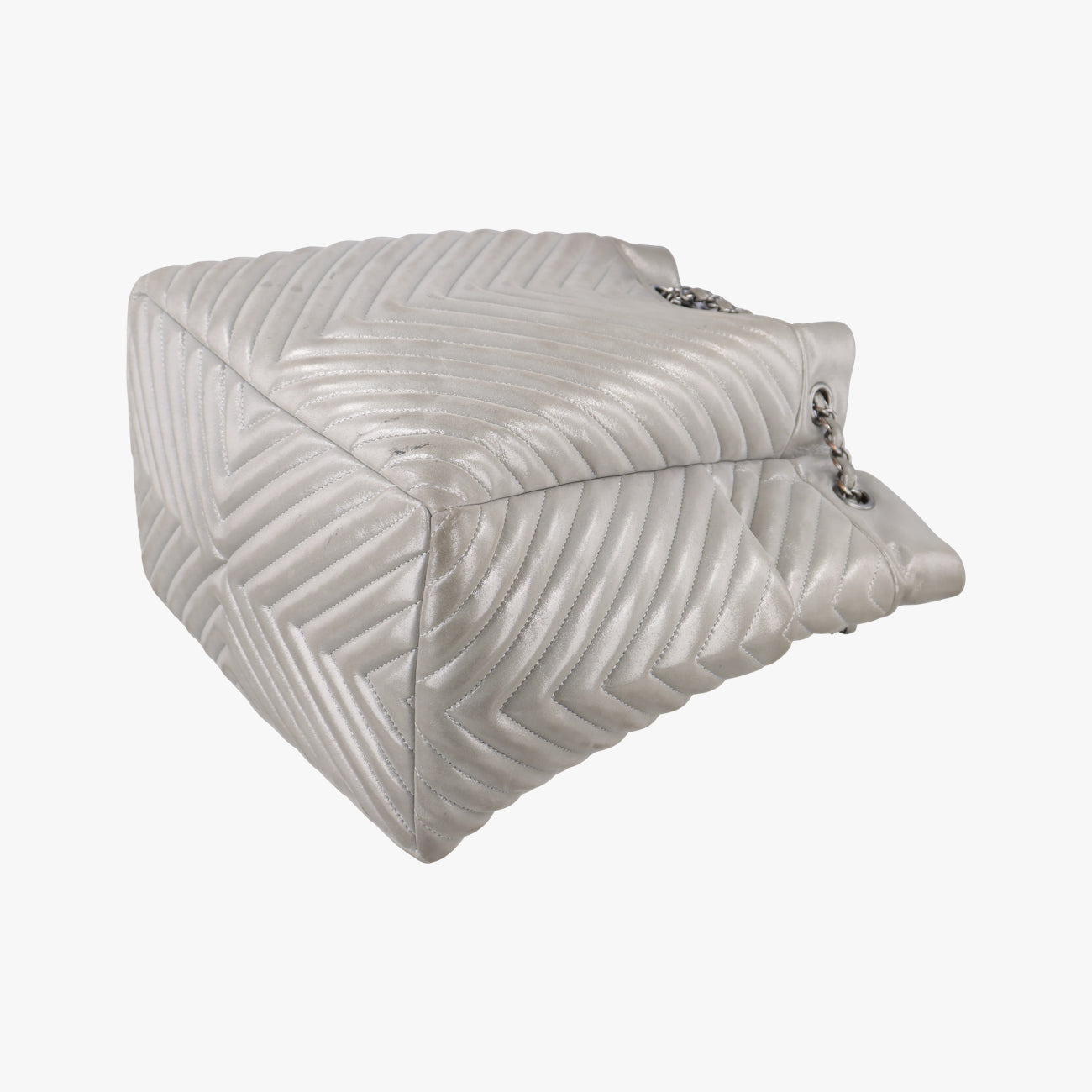 Pre-owned Chanel Urban Spirit V stitch Silver Sparkle Leather A91136 shoulderbag | stylenewstar