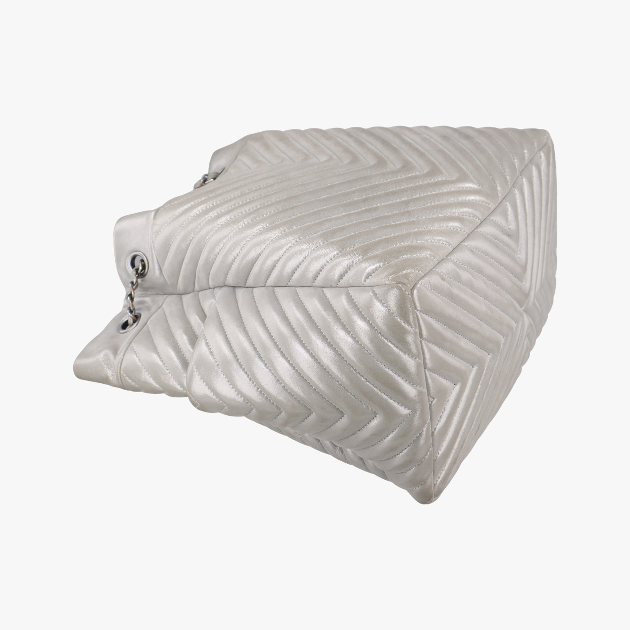 Pre-owned Chanel Urban Spirit V stitch Silver Sparkle Leather A91136 shoulderbag | stylenewstar