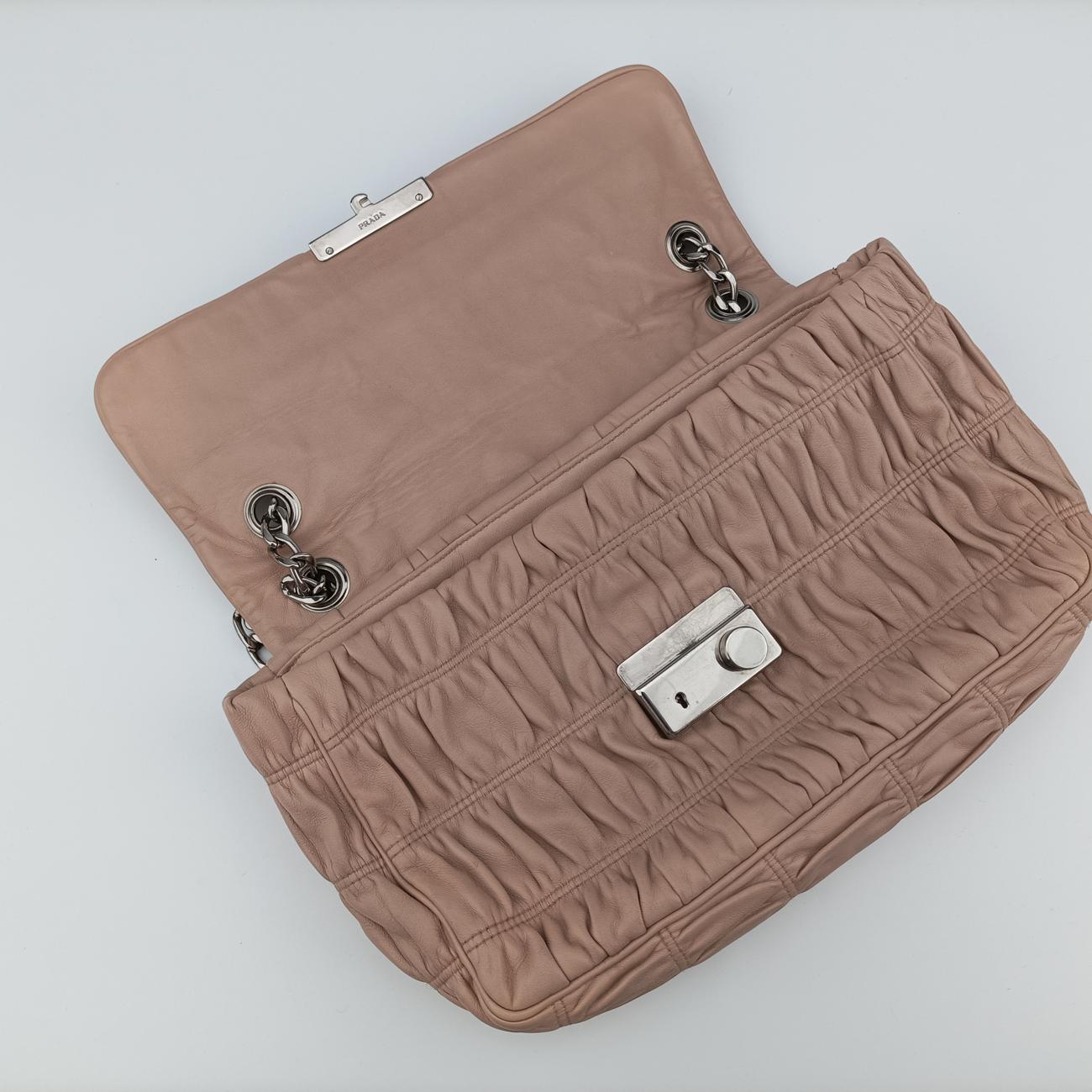 Pre-owned Prada Gaufre Logo Flap Pink Nappa Leather BT0939 shoulderbag | stylenewstar