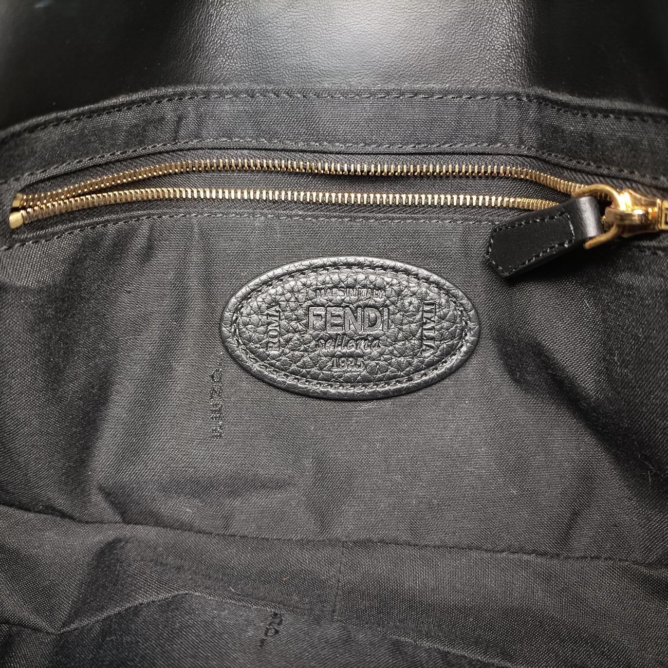 Pre-owned Fendi Baguette Black Leather 7VA472 shoulderbag | stylenewstar