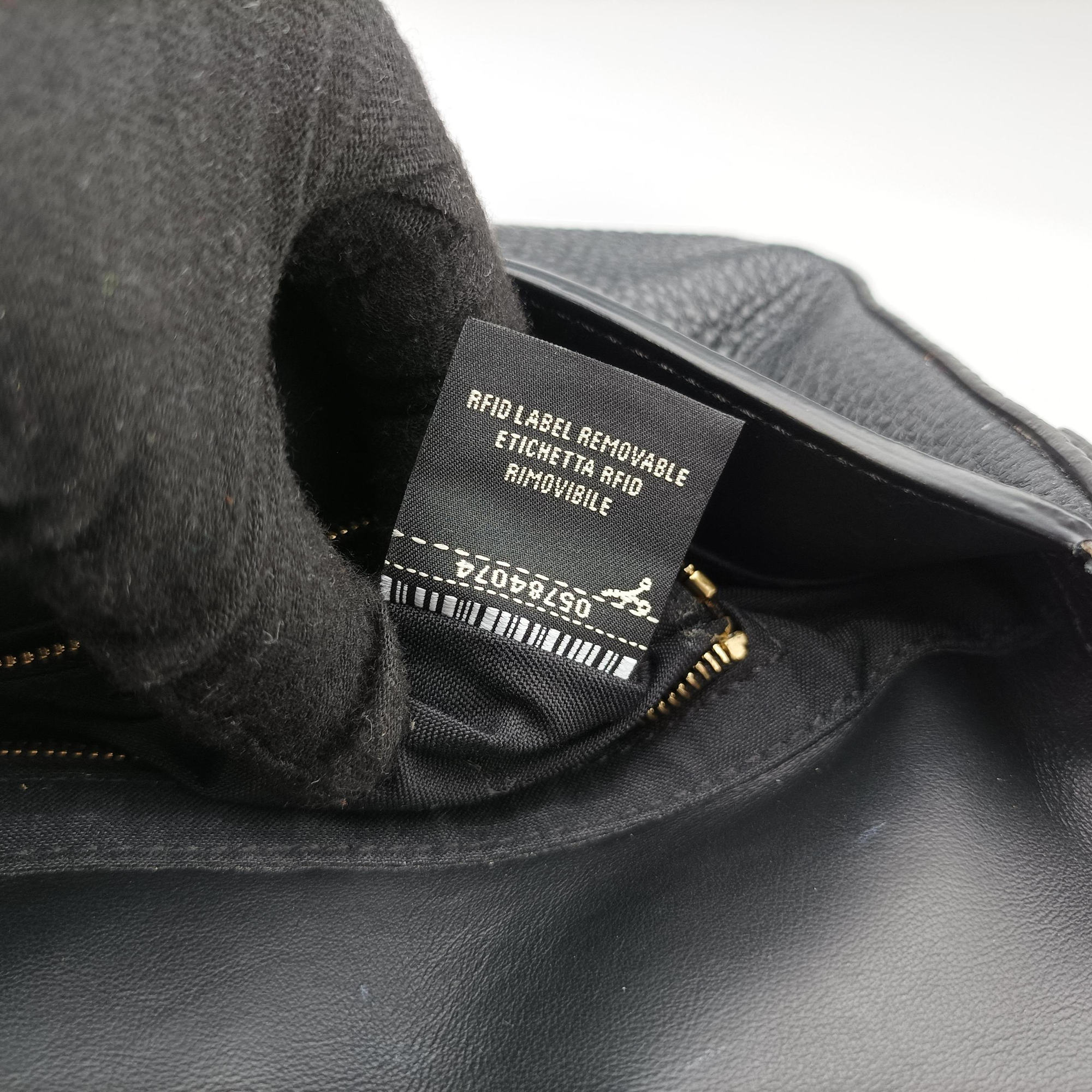 Vintage Fendi Baguette Black Leather 7VA472 shoulderbag | stylenewstar