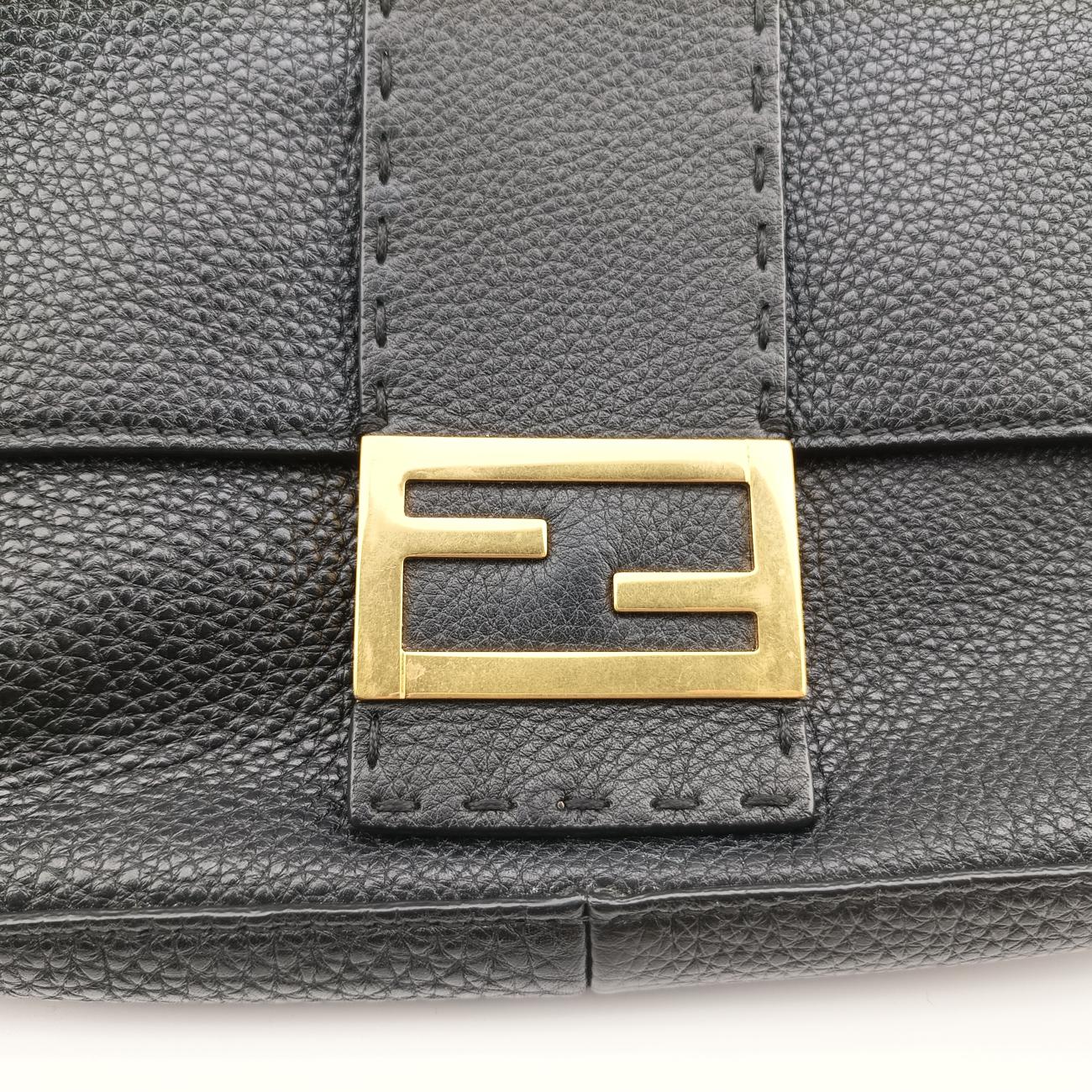 Pre-owned Fendi Baguette Black Leather 7VA472 shoulderbag | stylenewstar
