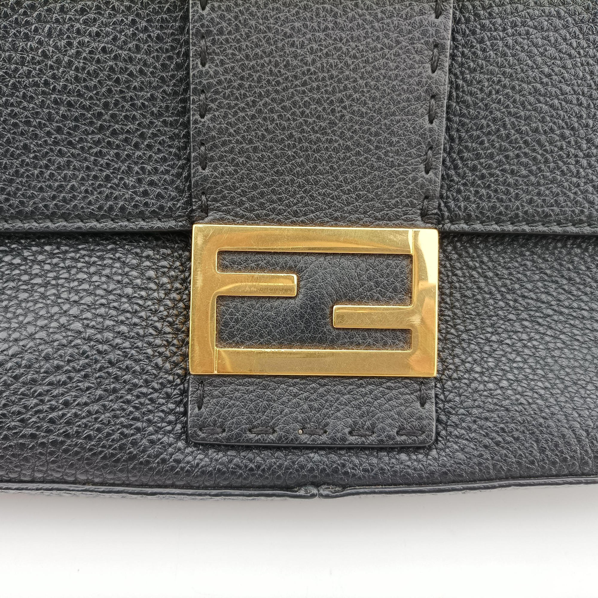 Vintage Fendi Baguette Black Leather 7VA472 shoulderbag | stylenewstar