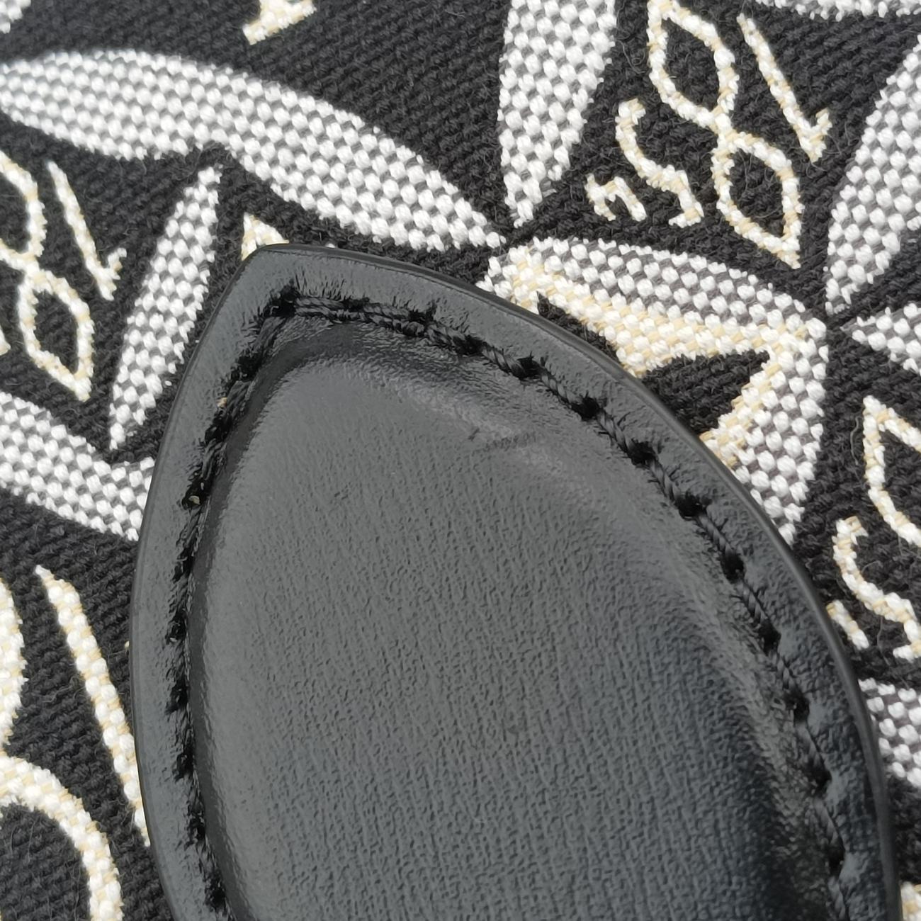 Pre-owned Louis Vuitton On the Go GM Gris Jacquard M57207 shoulderbag | stylenewstar