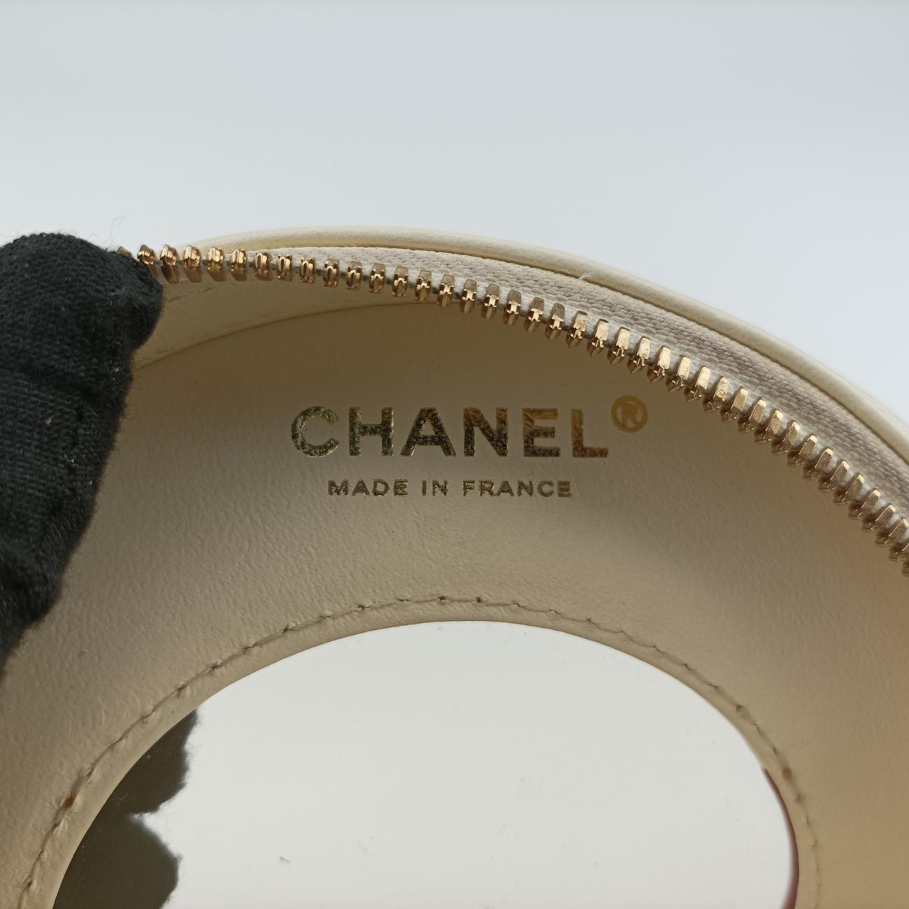 Pre-owned Chanel La Pausa Coco Lifesaver Round White×Red lambskin AS0209 shoulderbag | stylenewstar