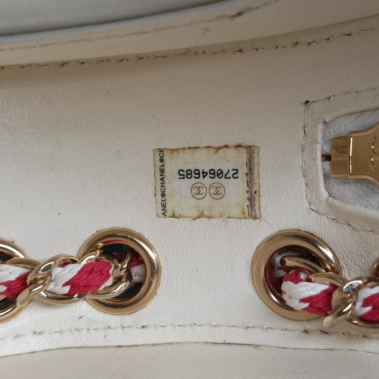 Pre-owned Chanel La Pausa Coco Lifesaver Round White×Red lambskin AS0209 shoulderbag | stylenewstar