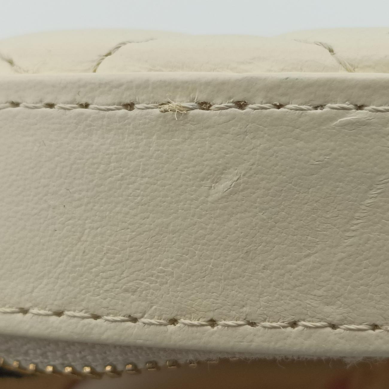 Pre-owned Chanel La Pausa Coco Lifesaver Round White×Red lambskin AS0209 shoulderbag | stylenewstar