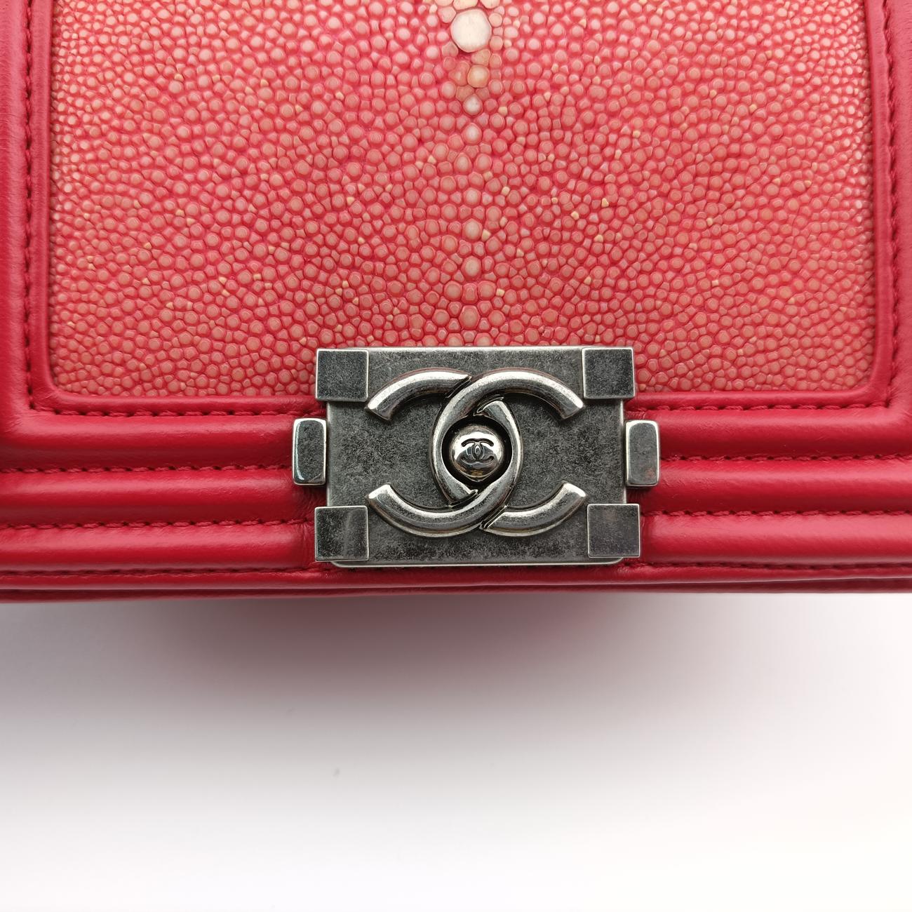 Vintage Chanel BOY CHANEL Red lambskin×Garrusha A66230 shoulderbag | stylenewstar