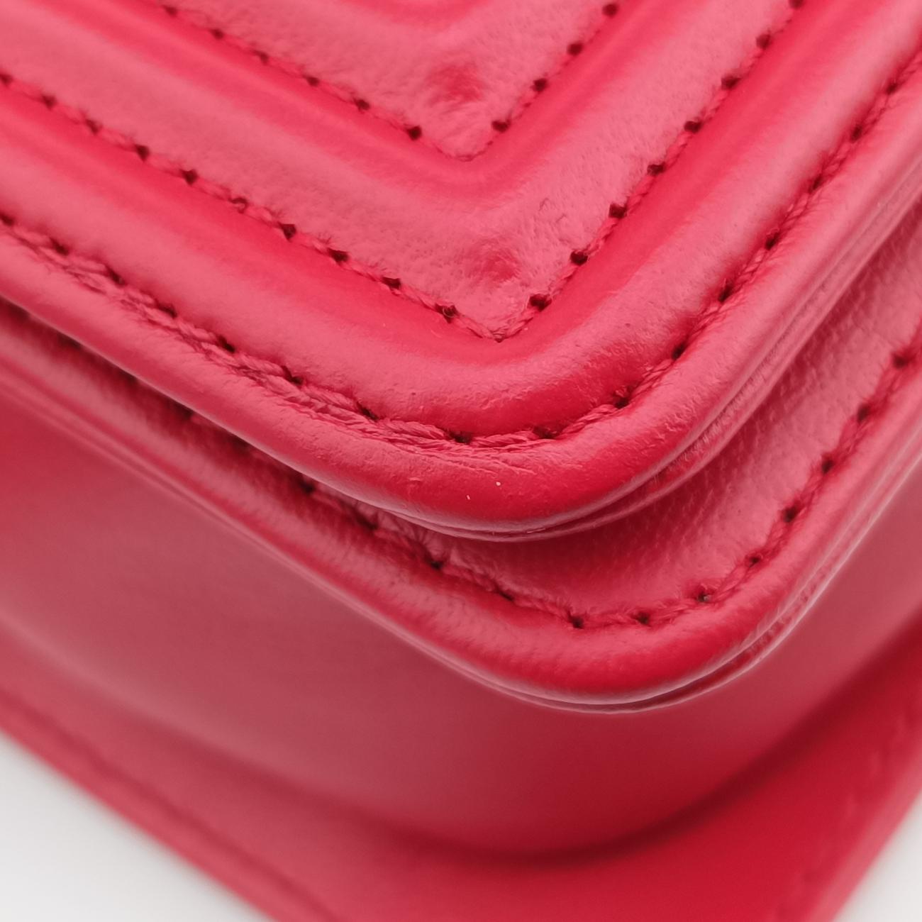 Vintage Chanel BOY CHANEL Red lambskin×Garrusha A66230 shoulderbag | stylenewstar