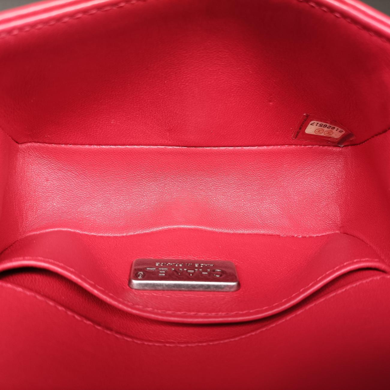 Vintage Chanel BOY CHANEL Red lambskin×Garrusha A66230 shoulderbag | stylenewstar