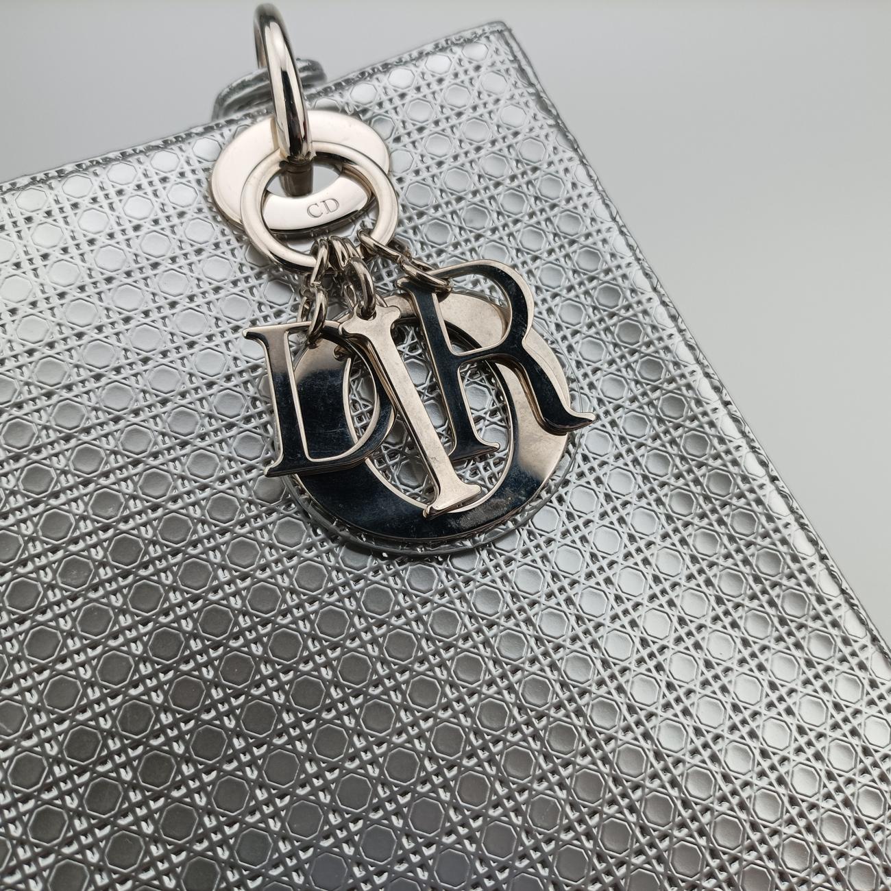 Secondhand Christian Dior Lady Dior Silver Patent Leather  shoulderbag | stylenewstar