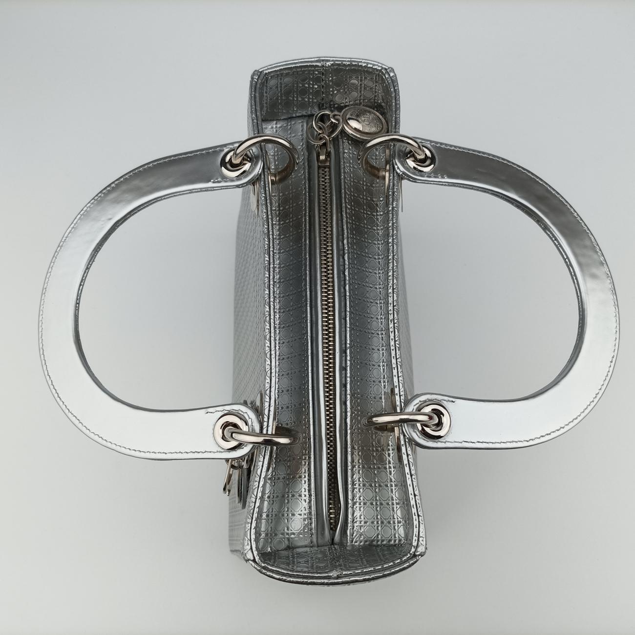 Secondhand Christian Dior Lady Dior Silver Patent Leather  shoulderbag | stylenewstar