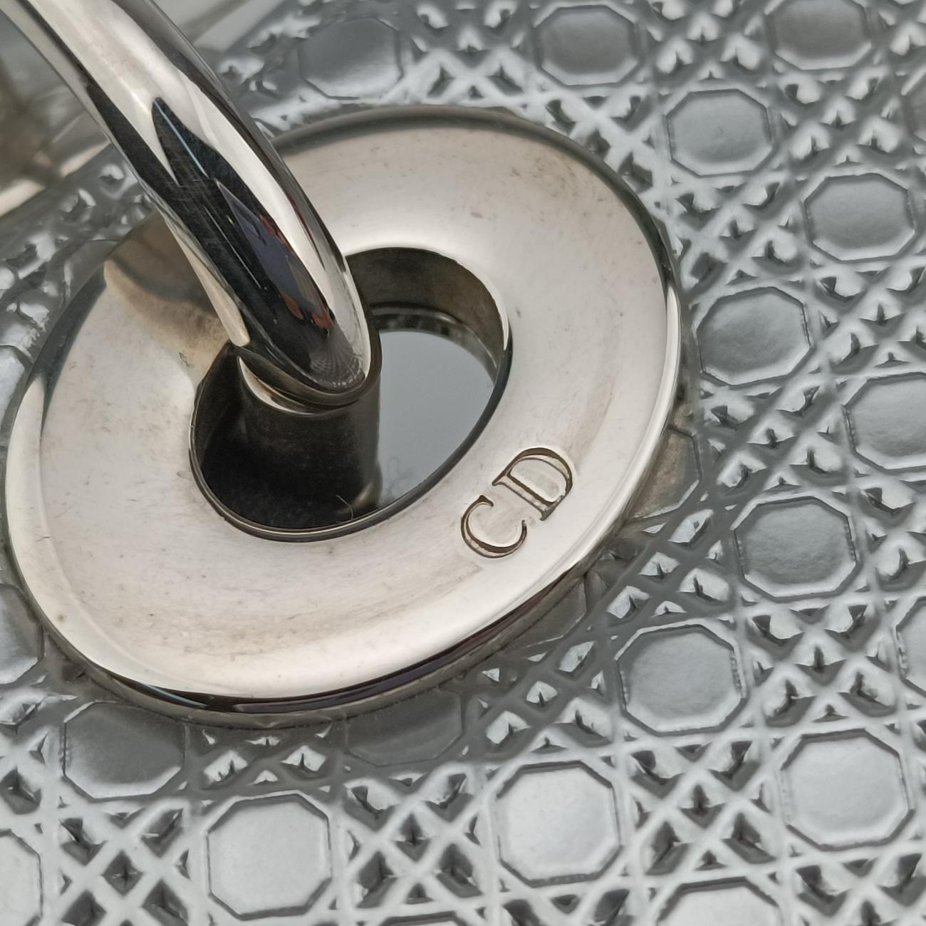 Secondhand Christian Dior Lady Dior Silver Patent Leather  shoulderbag | stylenewstar